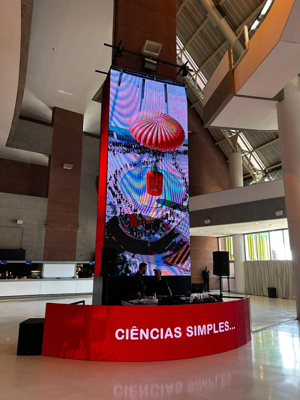 Aluguel de Painel de Led flexível -aluguel de Totem interativo Touch screen-Aluguel de Holobox e holograma 3d em Paranavaí / Paraná