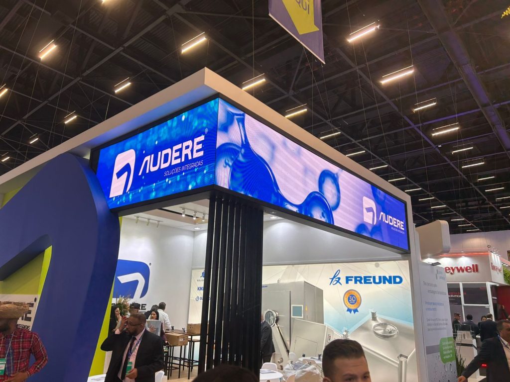 Locação de Totem Interativo com Painel de LED para Feiras, Eventos Corporativos e Palestras em Manaus com Tecnologia e Suporte Completo 2026