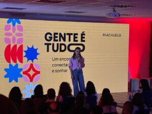Locação de Totem Interativo com Tela Touch para Exposições, Eventos e Campanhas de Marketing Tvs, com tela 4k de Auta de Resolução