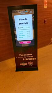 Aluguel Painel de LED Completo com Totem Touch Screen e TVs para Shows e Feiras 2026